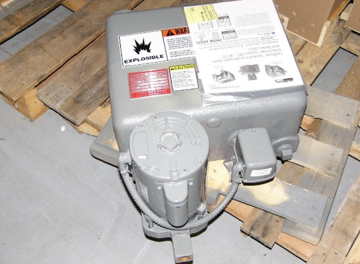 Picture of 160029 HOFFMAN WC-6-20B,1/3hp 115v Cond.Pump 6 GALLON CONDENSATE TANK WITH PUMP AND SWITCH